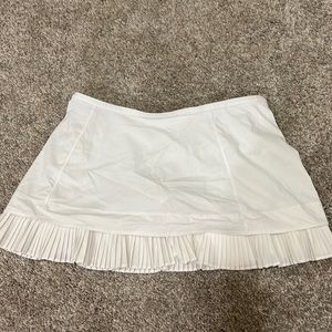 White ruffles lulu lemon skirt